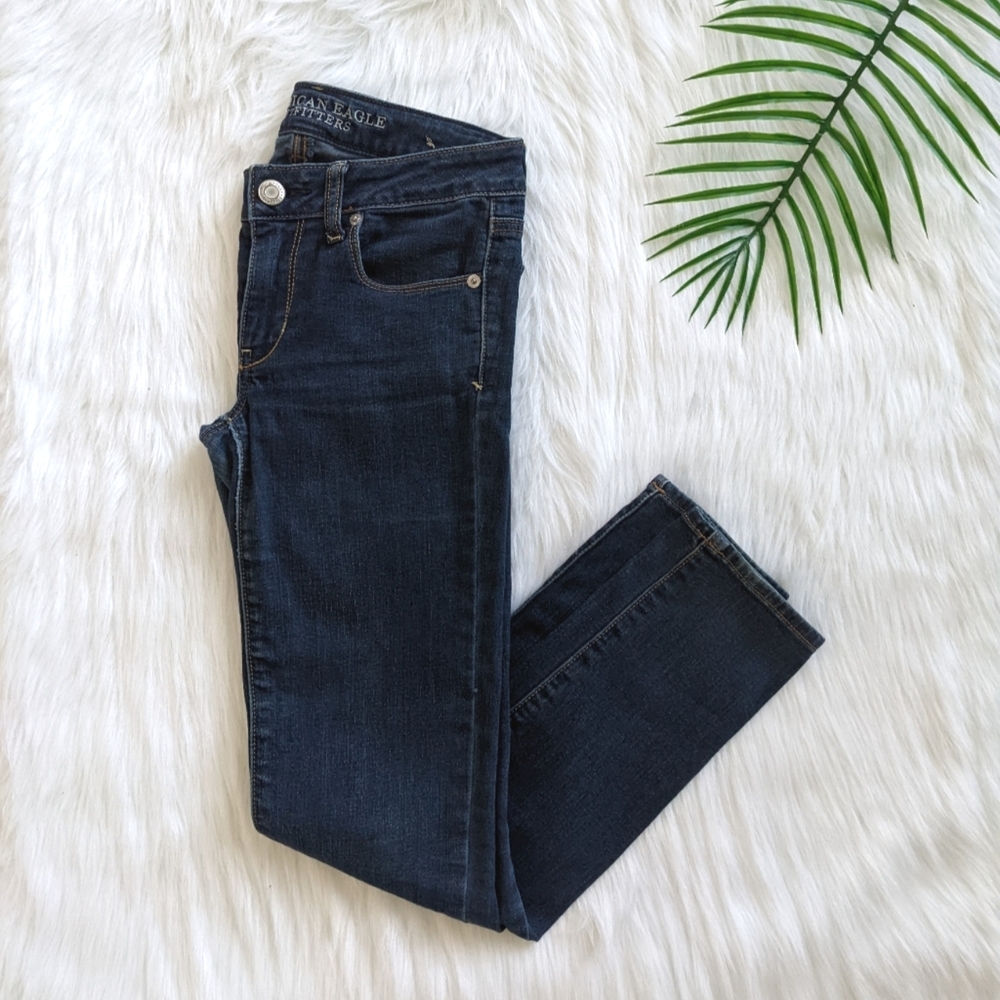 American eagle dark wash skinny jeans size 2